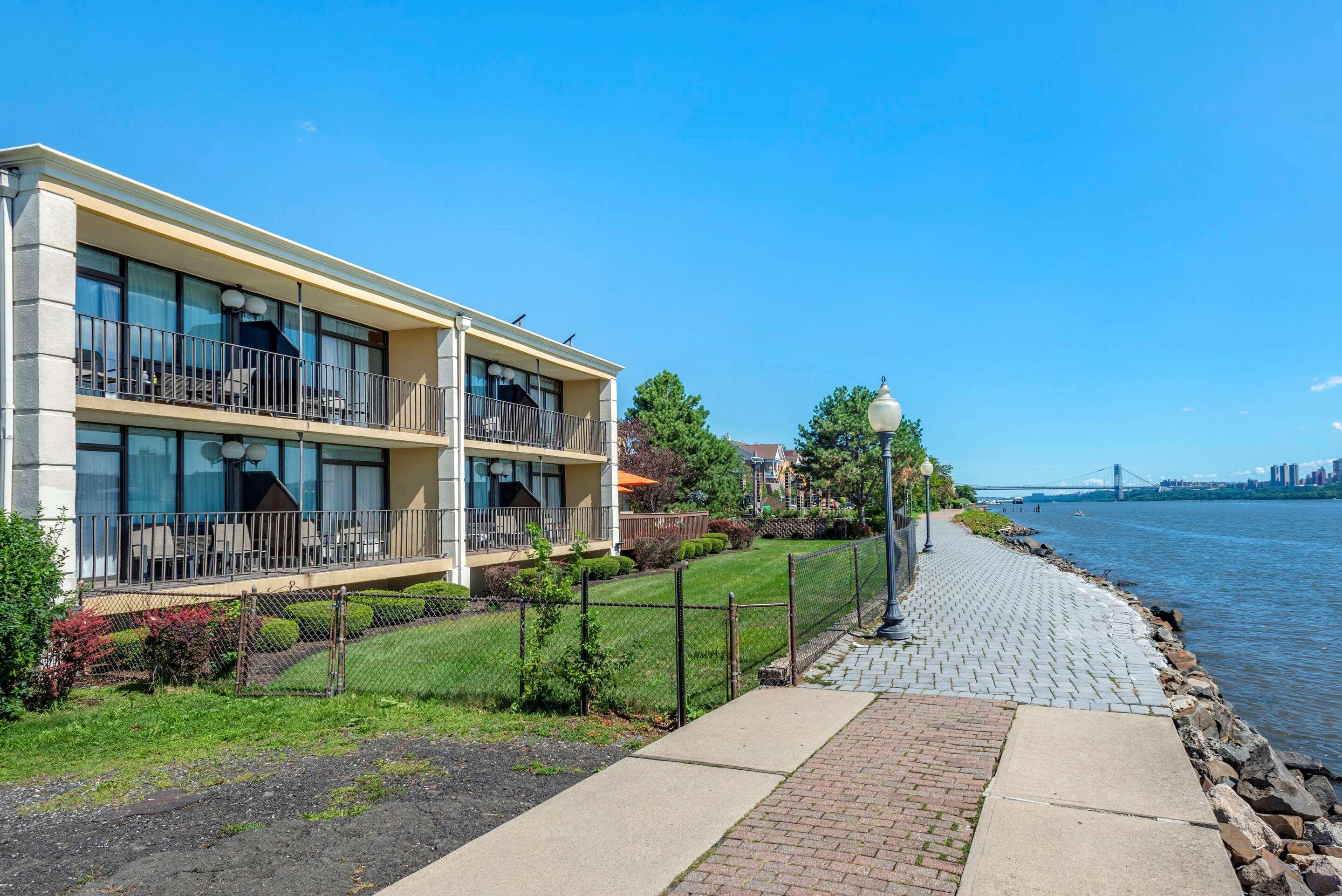 Comfort Inn Edgewater On Hudson River Eksteriør billede